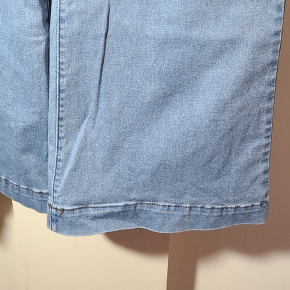 Jeans - Picture 2 of 7